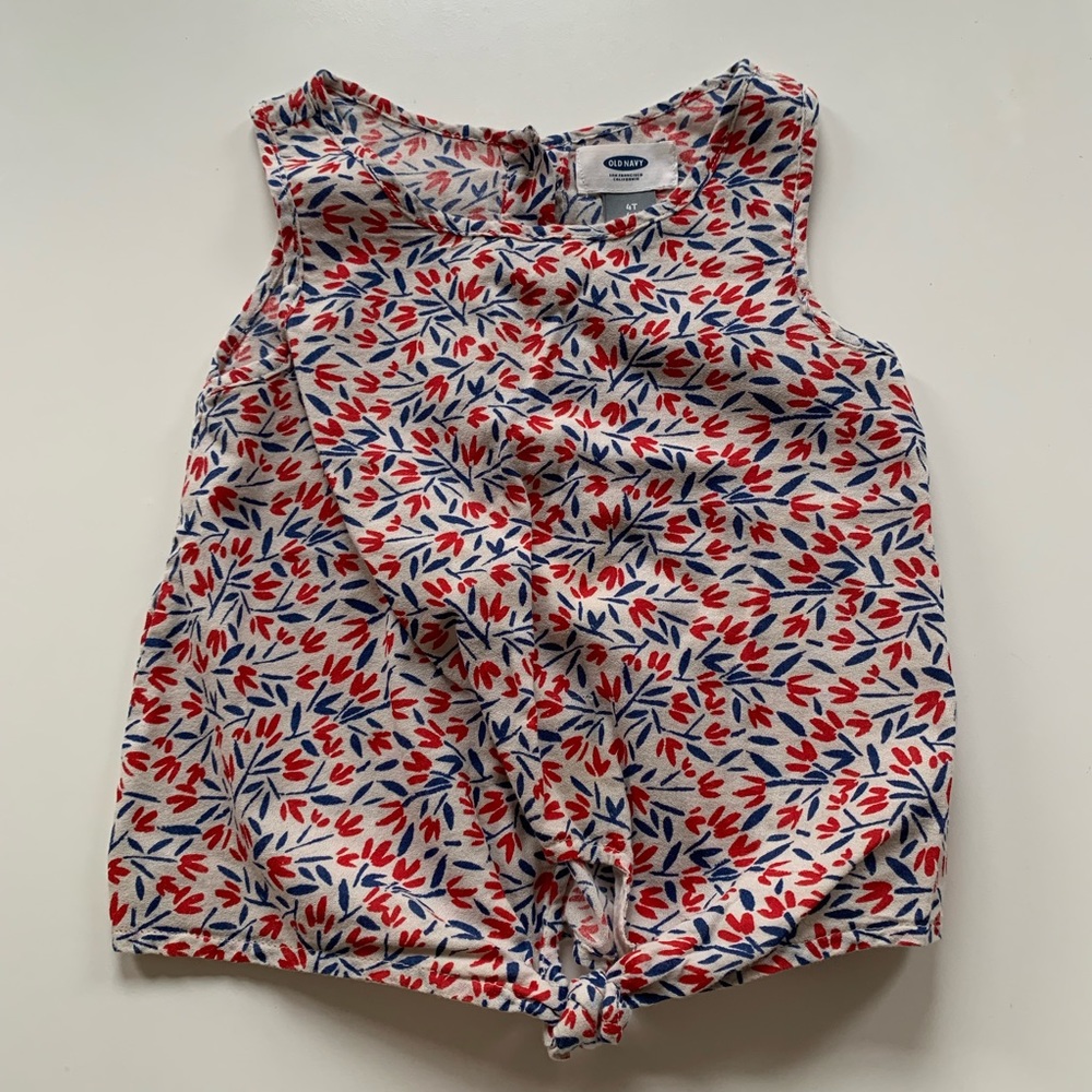 Knotted top